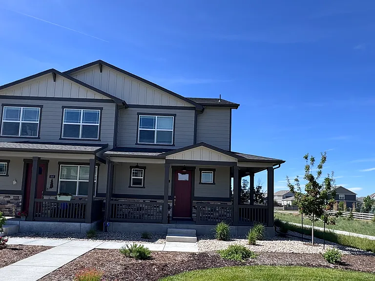 962 Andrews Crest Dr — Photo 2