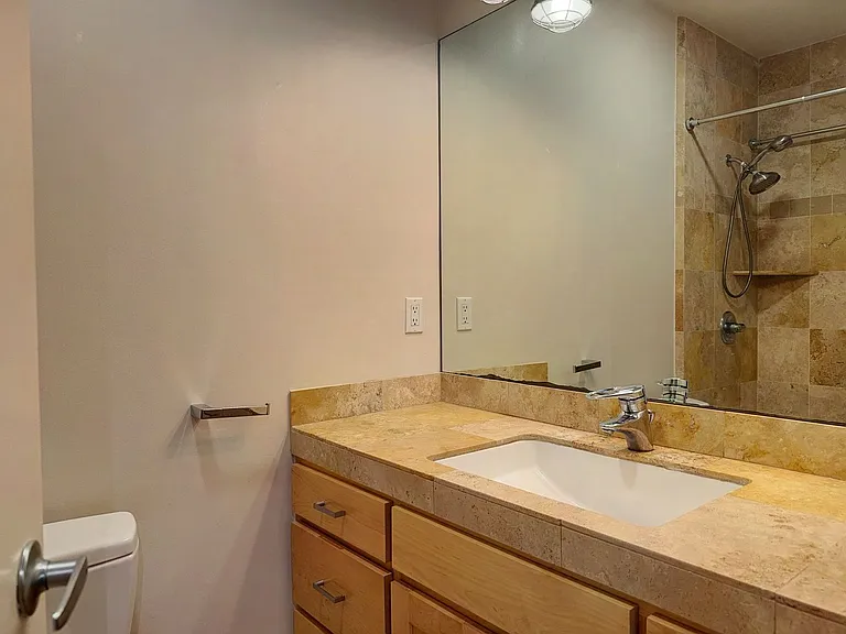 1171 Oak St #4 — Photo 9
