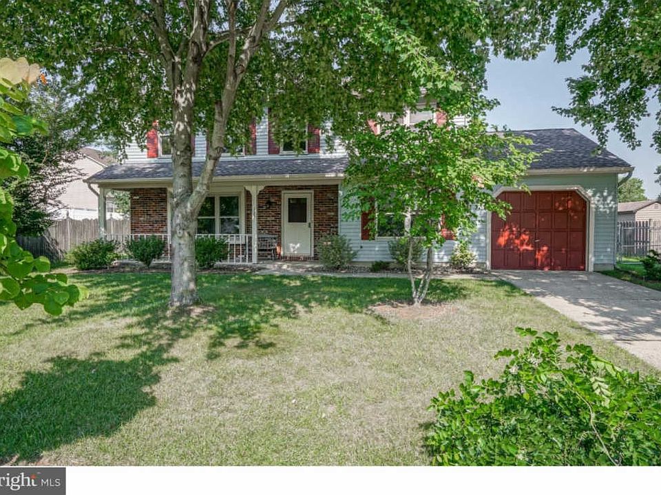 2nd image of 127 E Partridge Ln