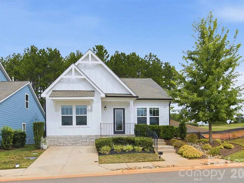 21216 Sanctuary Dr