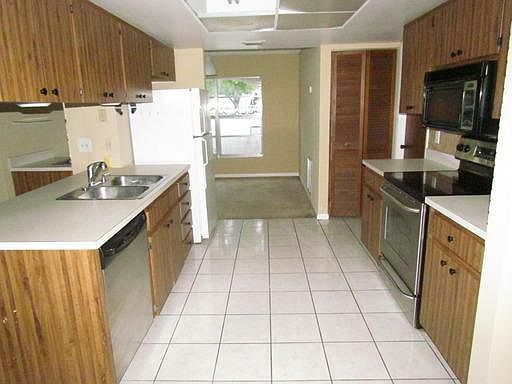 5th image of 4905 Ivy Glen Pl