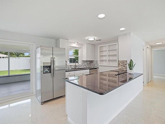 4th image of 3485 ROSLYN ROAD