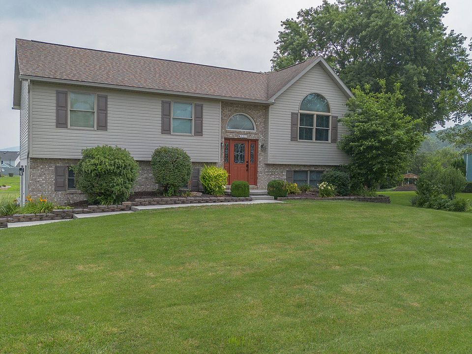 1st image of 111 Drake Ln