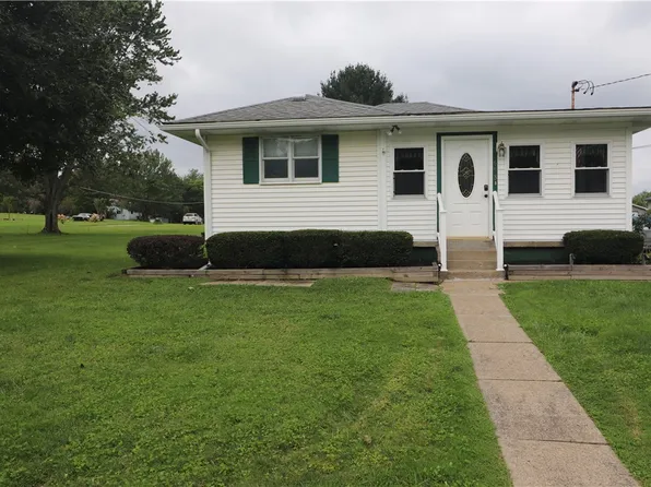 653 Lancaster Rd, Fombell, PA 16123