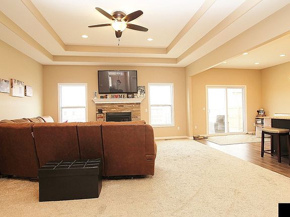 3rd image of 610 Freds Ct