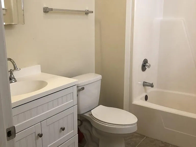 115 N 1st St #202 — Photo 4