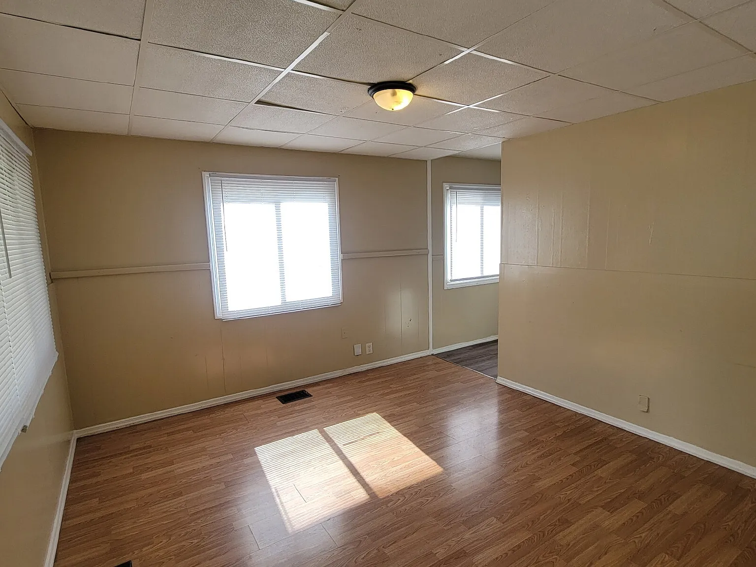 2 bed, 1.0 bath, $875 — Photo 3
