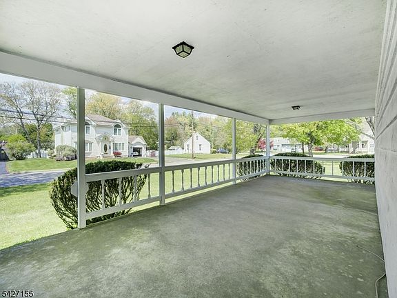4th image of 24 George St