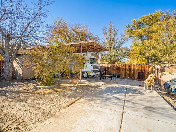 4th image of 15770 Cottonwood St