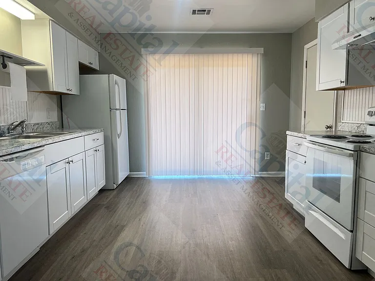 402 W Curtis Dr — Photo 5