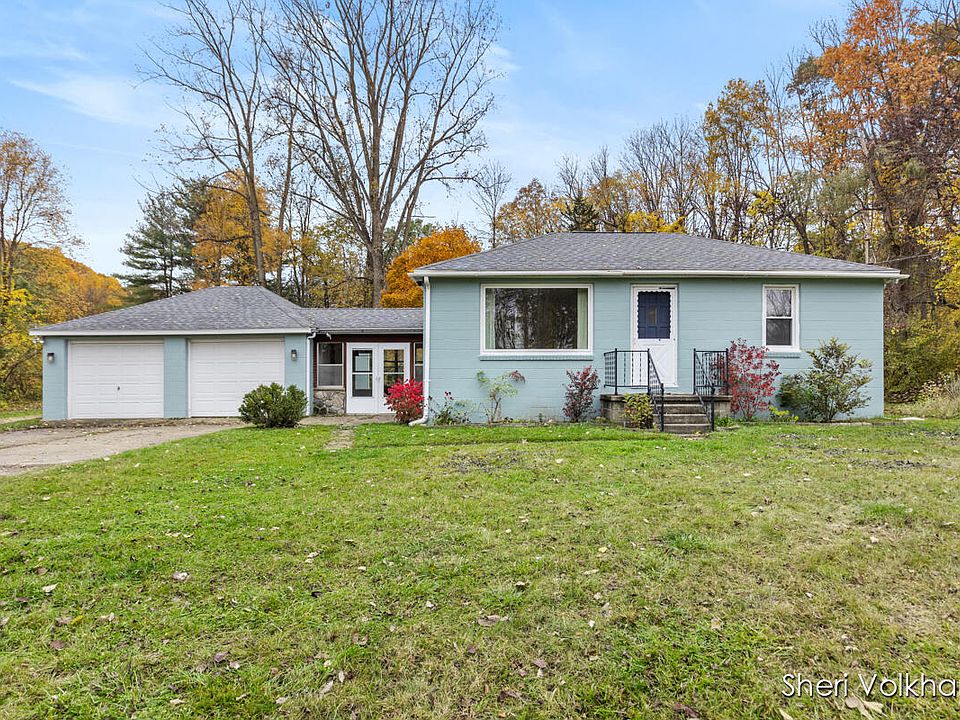 1st image of 2679 Grand River Dr NE