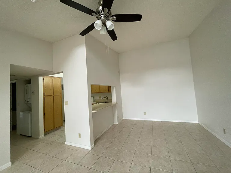 207 Foxtail Dr #E3 — Photo 6