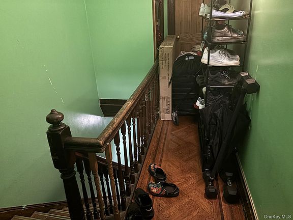 4th image of 206 Logan Street