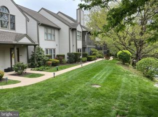515 Roslaire Dr, Hummelstown, PA 17036