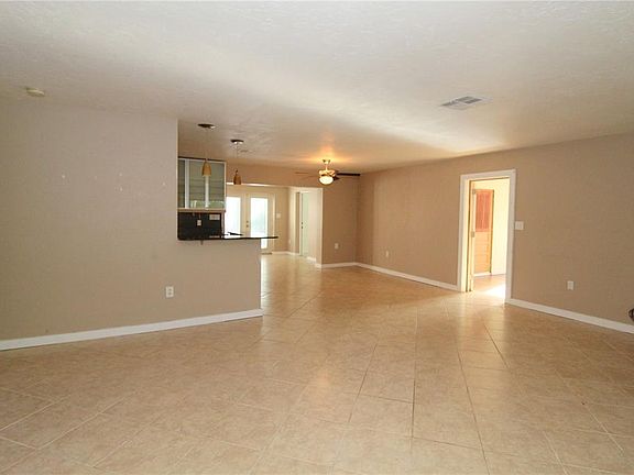 2nd image of 7589 Cove Ter