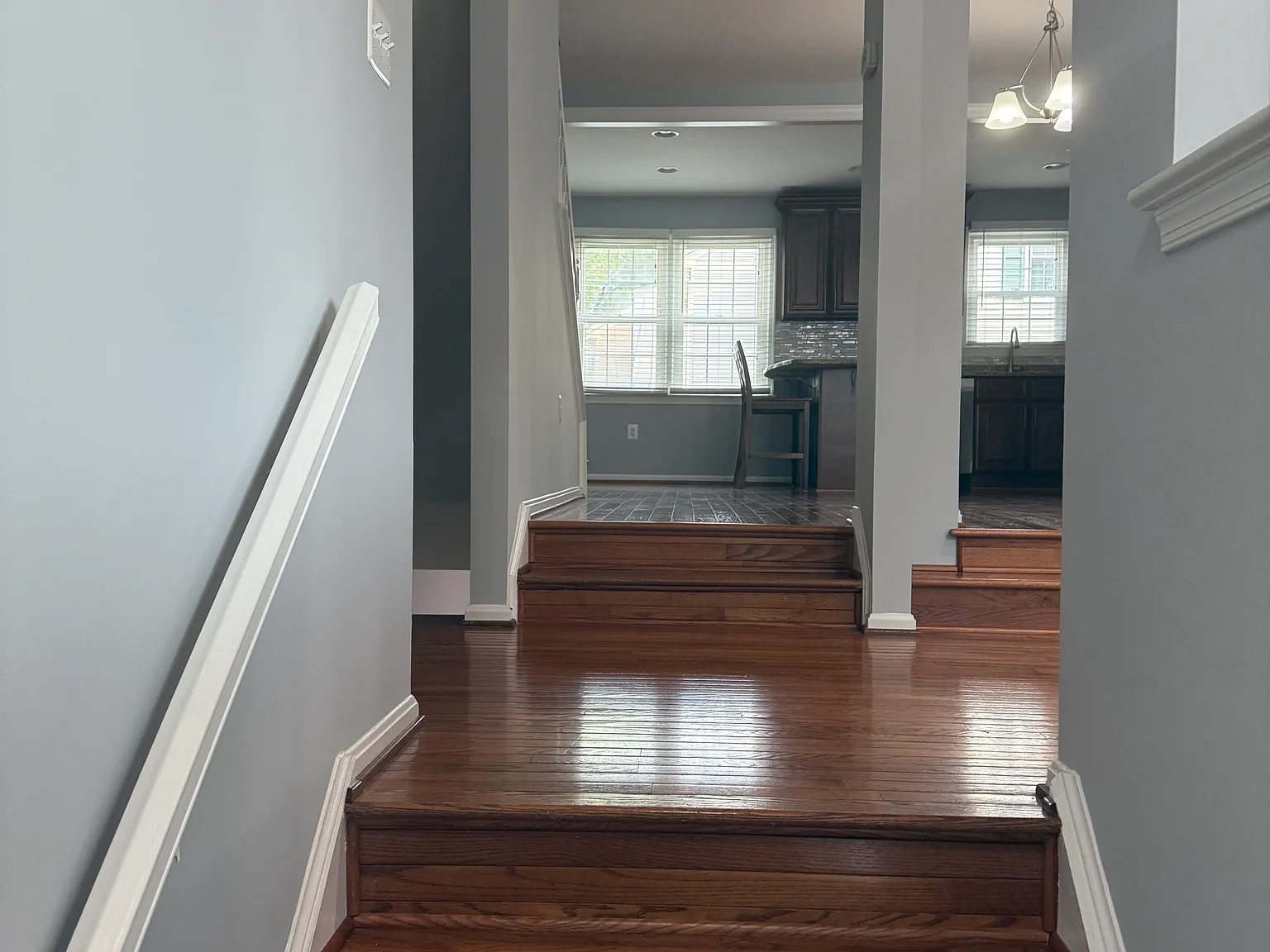 4 bed, 1980 sqft, $3,300 — Photo 2