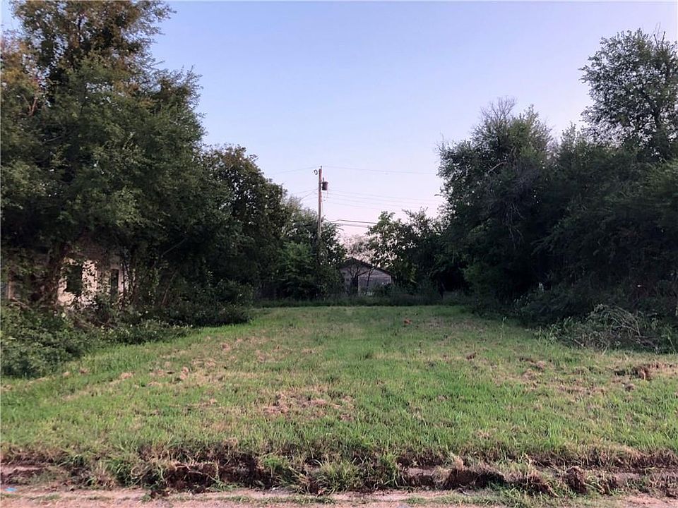 1st image of 1438 NE 25th St
