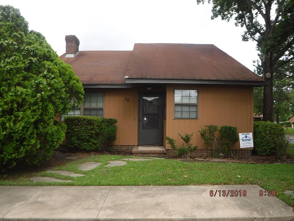 1st image of 200 Rollins Dr APT 15