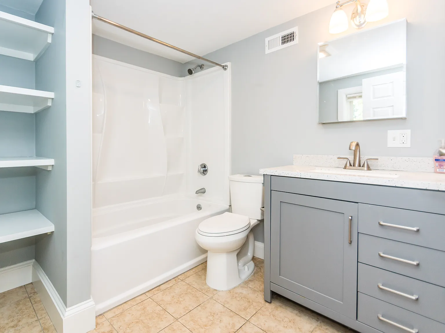 1 bed, 300 sqft, $1,500 — Photo 3