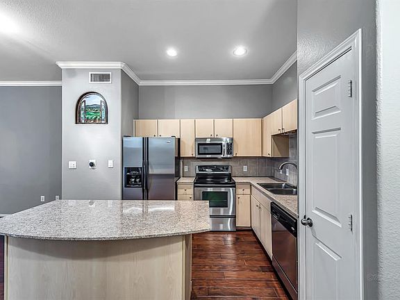 4th image of 1441 East St Unit 205