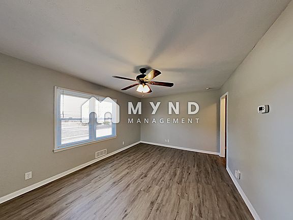 3rd image of 3608 Lakeshore Dr SW