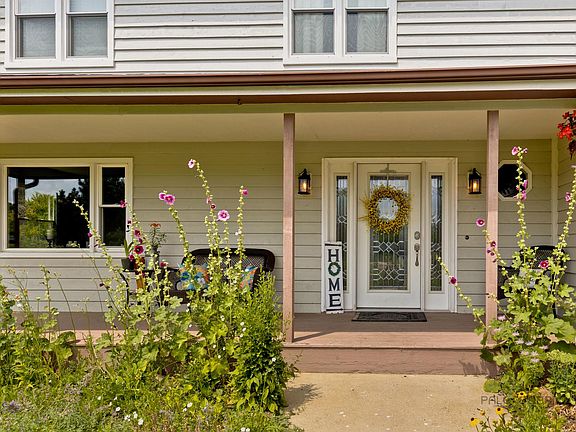 2nd image of 608 Majestic Ln