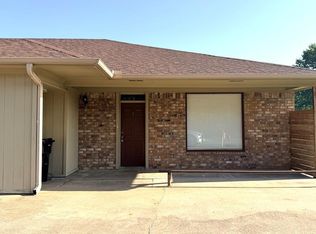 902 W Avenue A, Hooks, TX 75561