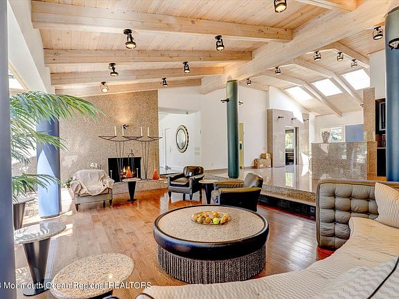 2nd image of 208 Maplewood Avenue Annual Ter #2023