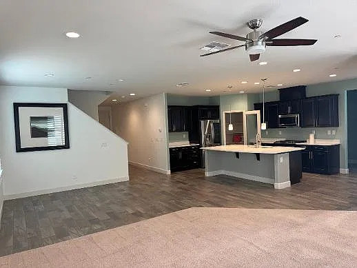 3 bed, 2.5 bath, 2444 sqft, $3,300 — Photo 4