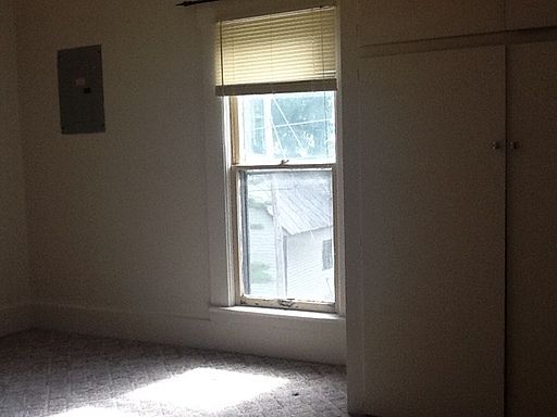 4th image of 311 1/2 W Douglas St
