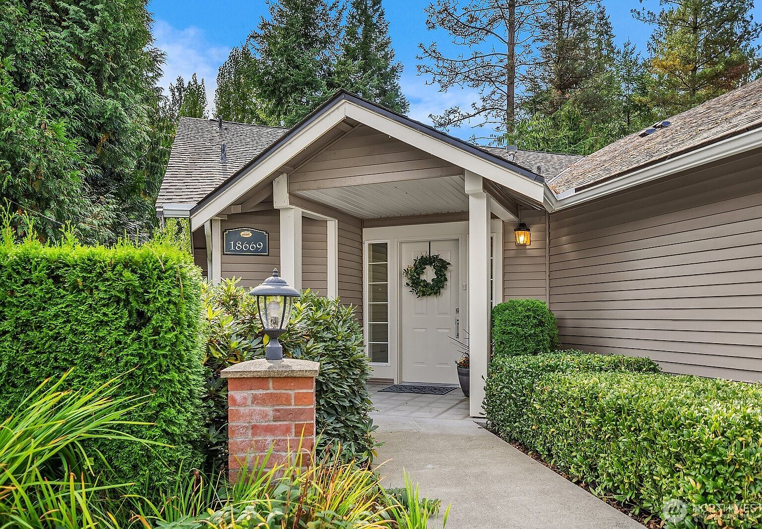 18669 NE 55th Way, Redmond, WA 98052 | Zillow