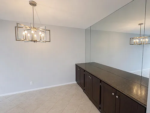 400 N Riverside Dr Photo 1