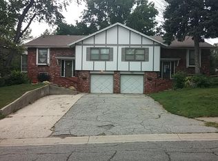 8922 W 79th St, Overland Park, KS 66204
