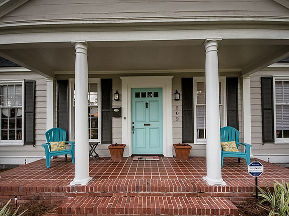 5th image of 202 E Brookwood Pl