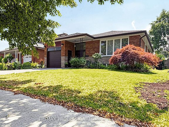 2nd image of 32 Sellmar Rd