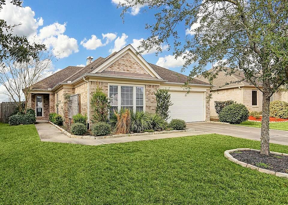 Lovely 4 bedroom/2 bathroom single story home in Castle Rock