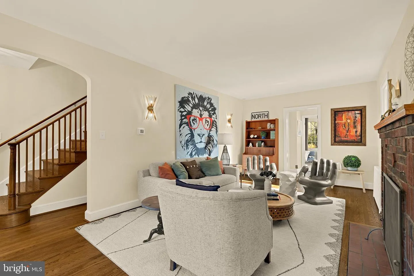 5 bed, 2440 sqft, $4,200 — Photo 4