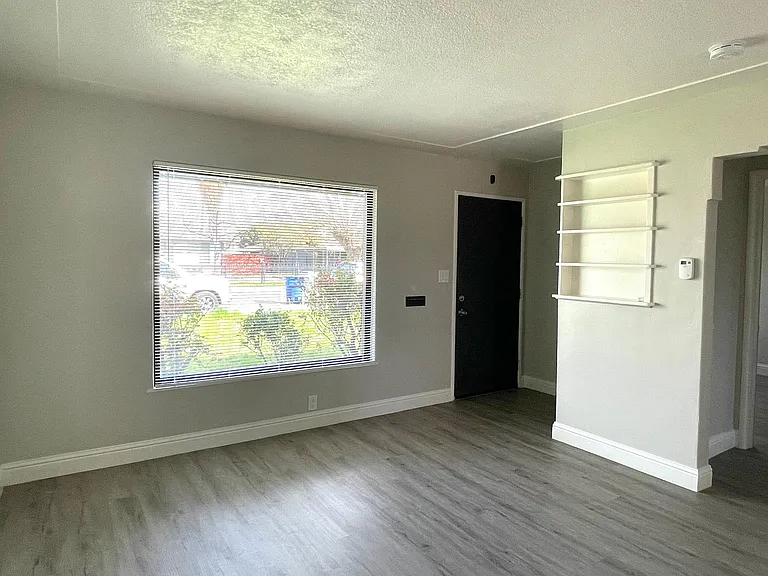 2335 N 2nd St — Photo 19