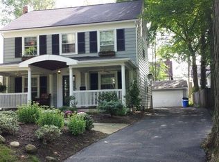 3279 Grenway Rd, Shaker Heights, OH 44122