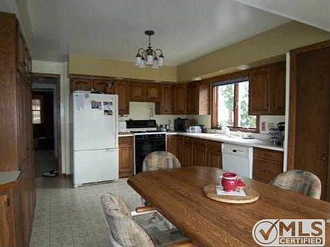 3rd image of 601 E F St