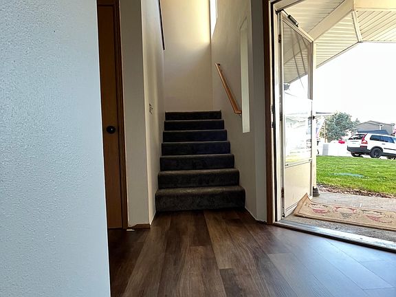 3rd image of 16309 Birkland St SE