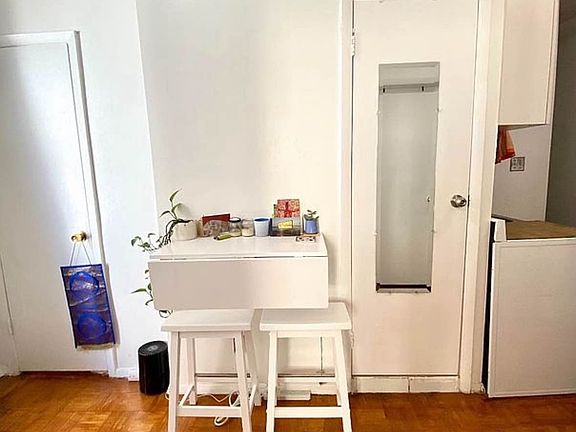 4th image of 181 Prince St APT 12
