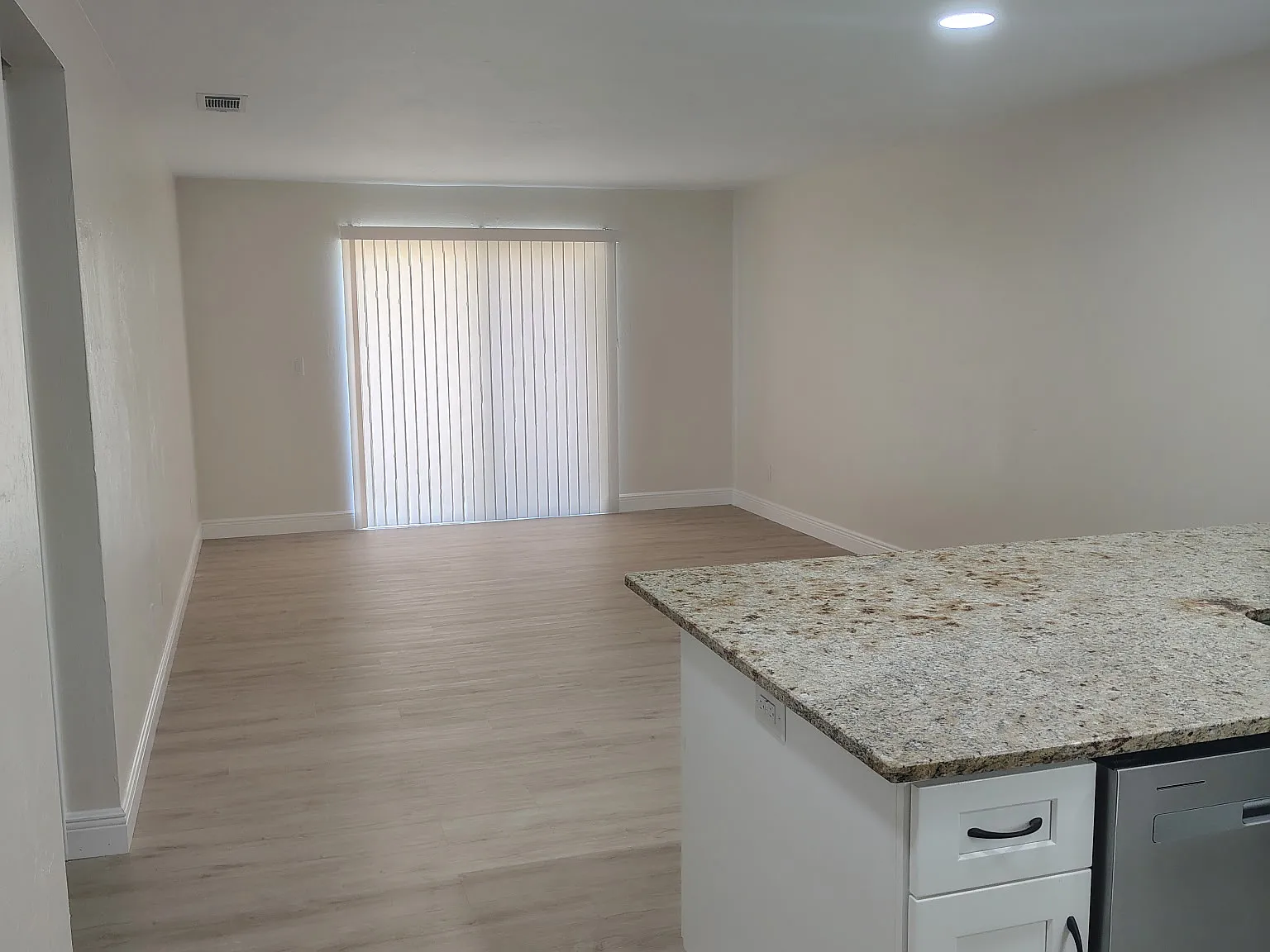 1 bed, 735 sqft, $1,250 — Photo 4