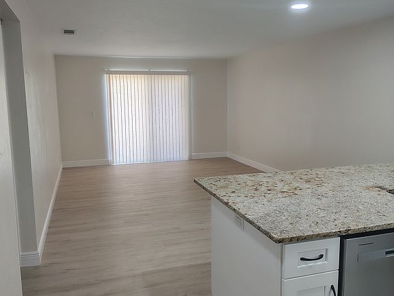 4th image of 1925 SW Santa Barbara Pl APT 3