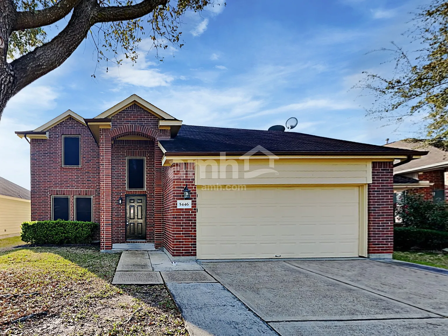 4 bed, 2.5 bath, 2161 sqft, $2,160 — Photo 1