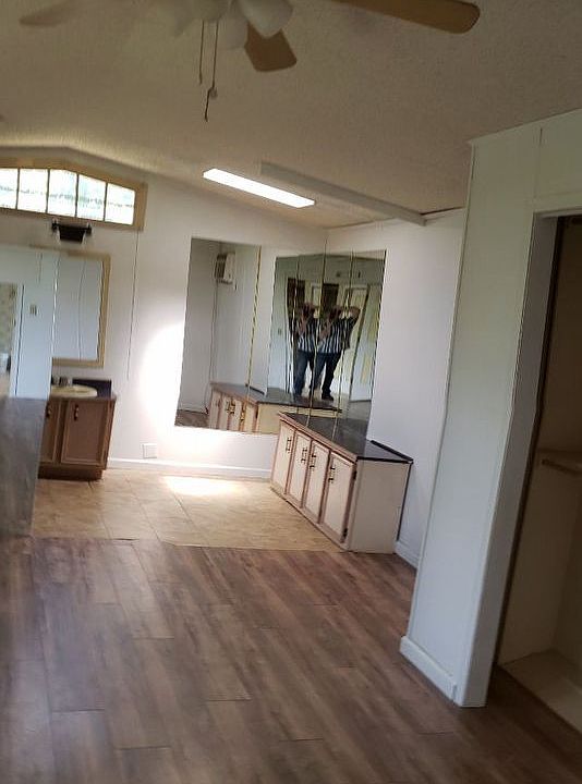 2nd image of 409 Chestnut Ridge Rd