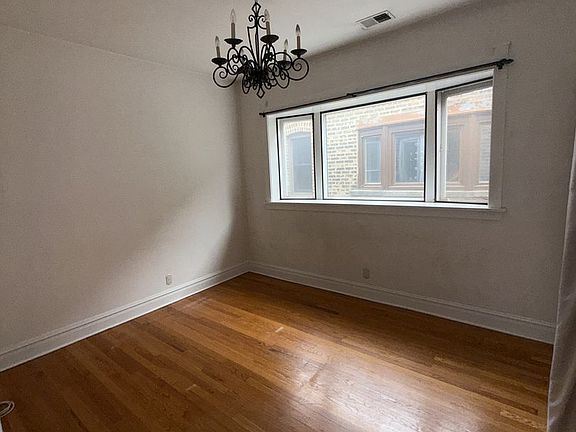 5th image of 454 W Roslyn Pl #3W