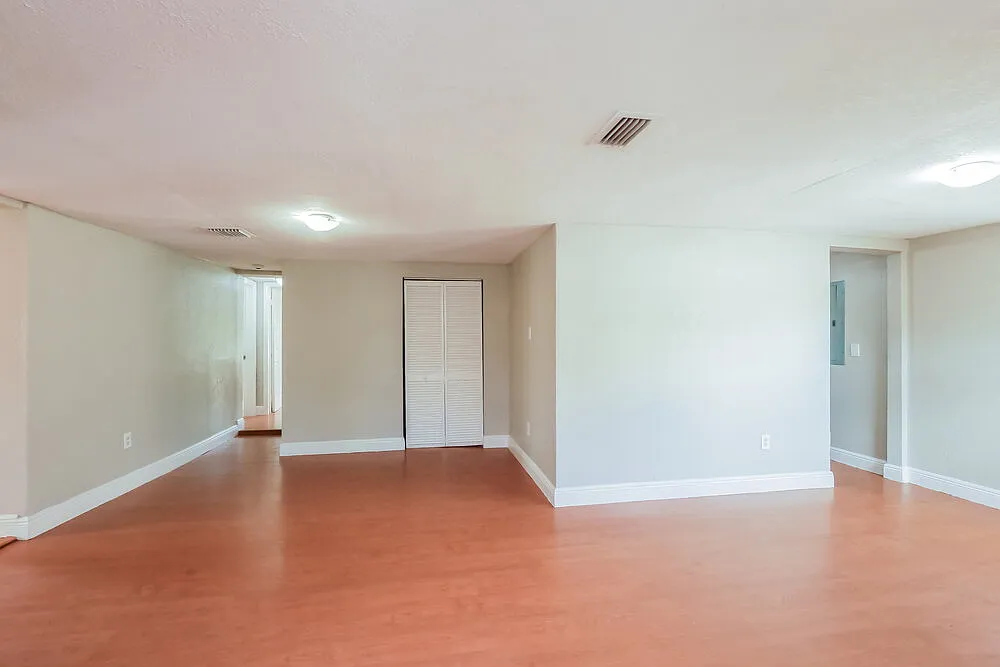 4 bed, 2.0 bath, 1476 sqft, $2,960 — Photo 3