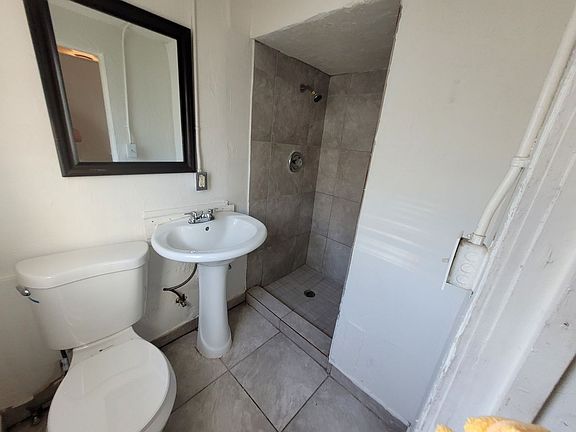 2nd image of 560 S Madison Ave #5