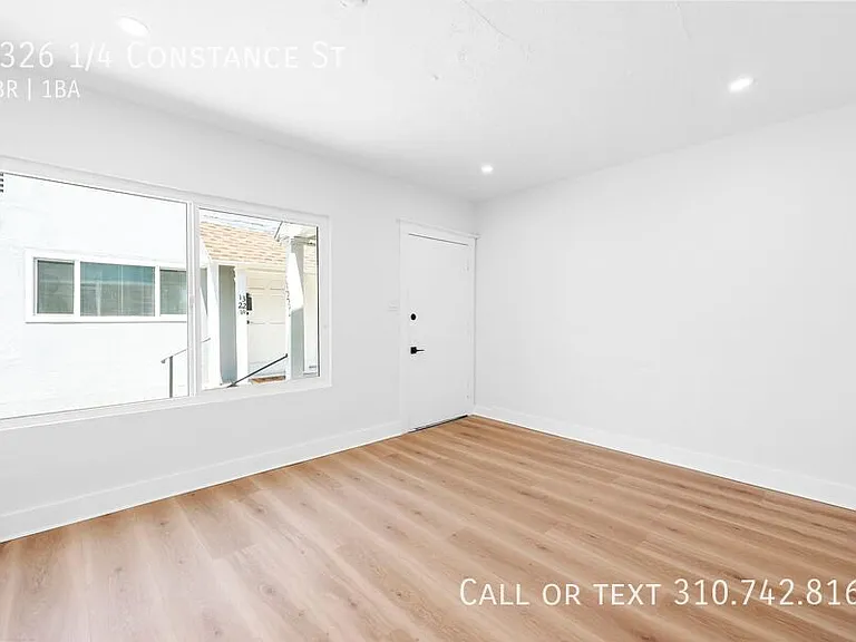 1326 1/4 Constance St — Photo 9